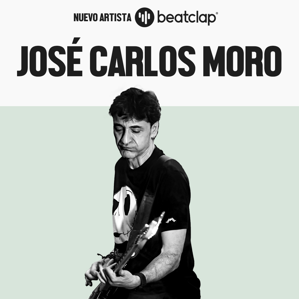 El artista Beatclap José Carlos Moro tocando la guitarra