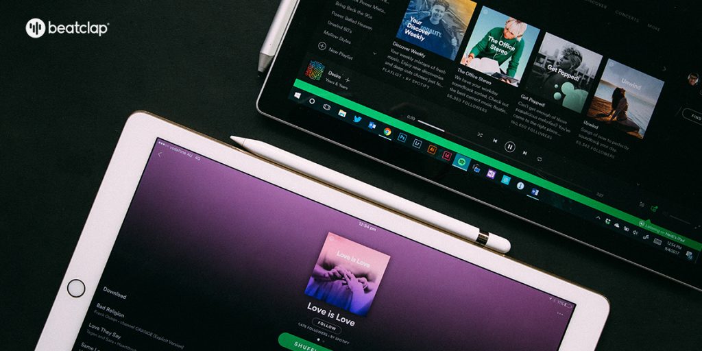 Ordenador con Spotify en línea_Segmentación de Audiencia Spotify